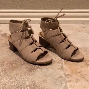 LIKE NEW! Very stylish shoes for Girls.